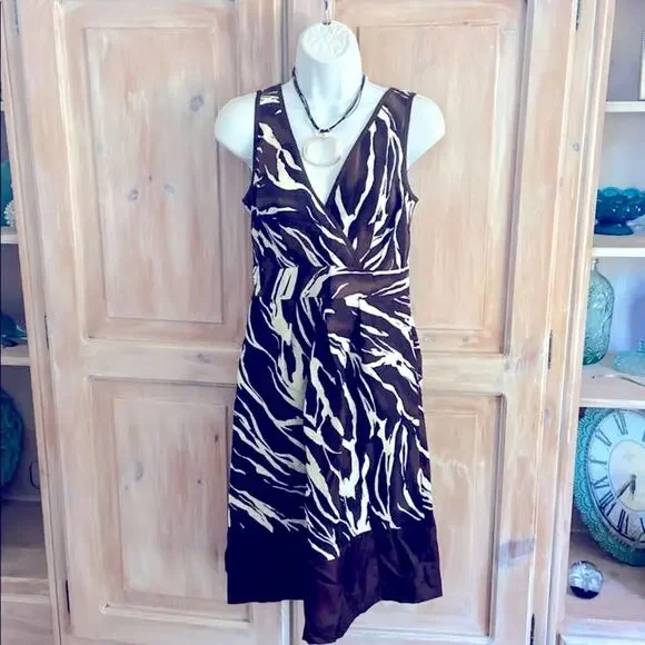 Banana Republic Silk Dress 

Size 0 - Picture 3 of 8